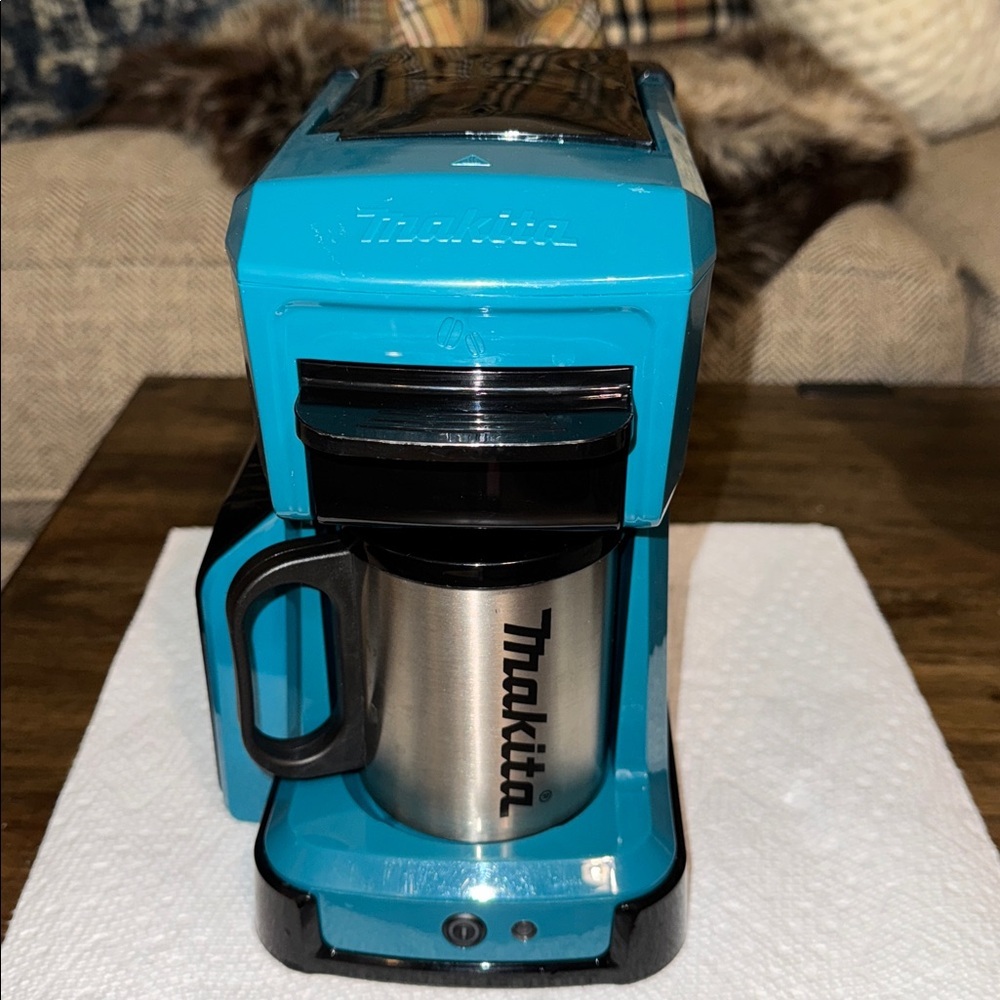 Makita 3-Cup 18-Volt LXT/12-Volt MAX CXT Lithium-Ion Teal Cordless Coffee Maker